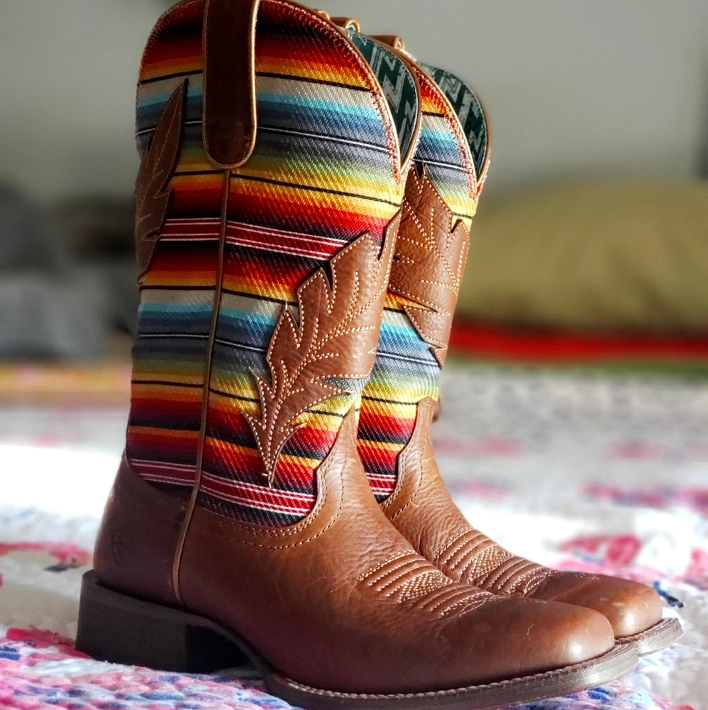 Ariat Circuit Autumn Tan Serape feather boots